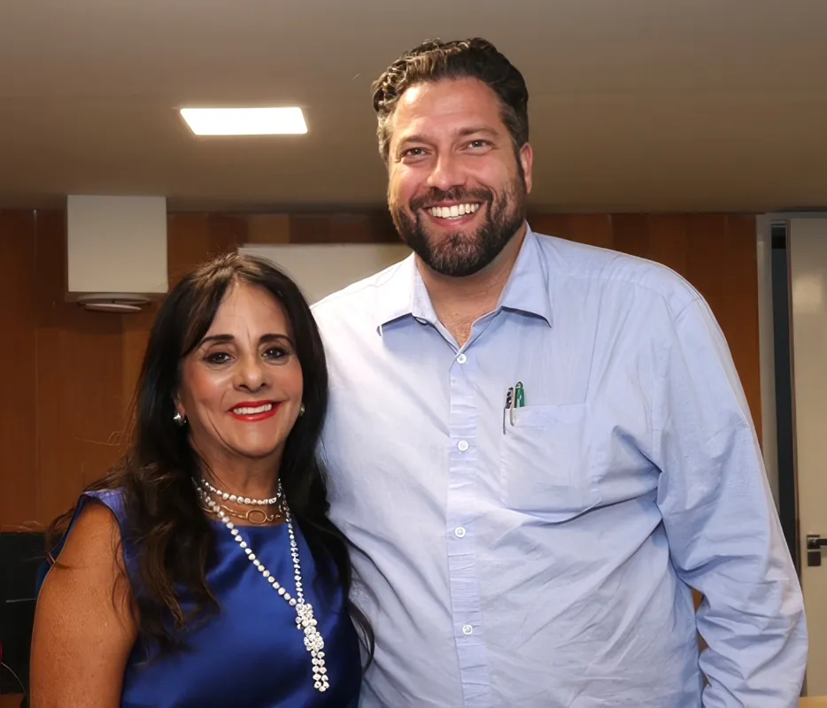 Nilceya Felipe Ulinski e Eduardo Lobato Sales