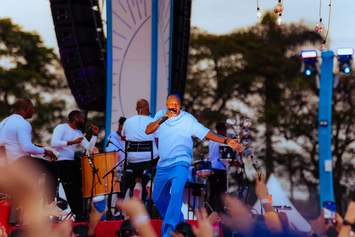 Thiaguinho celebra uma década de sucesso em Londrina, no sábado (13)