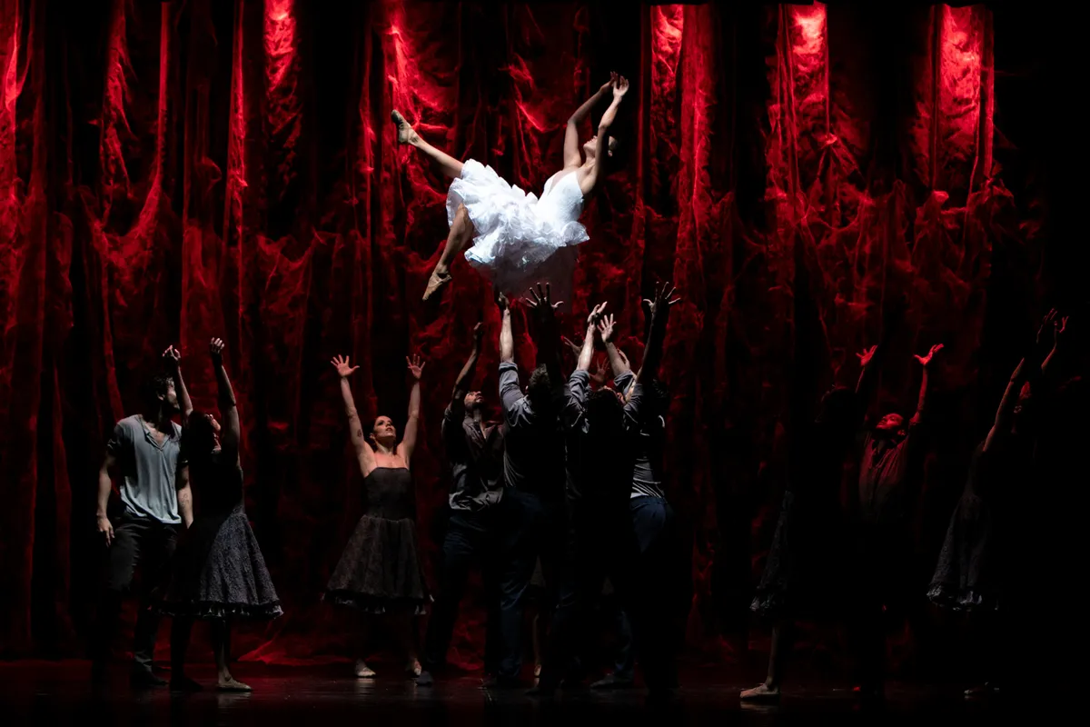 iba - PR); "Carmen", Festival de Dança de Londrina (2018)