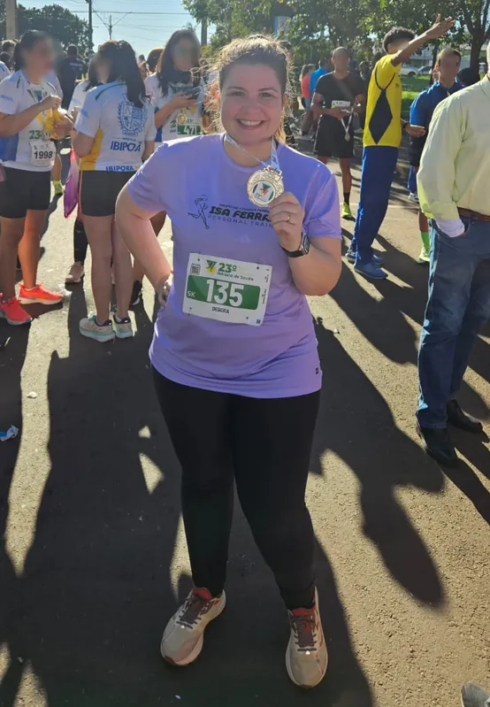 Débora Ponce: "Meu trabalho é pesado, tem dias bons e ruins, e a corrida virou minha aliada contra o estresse”