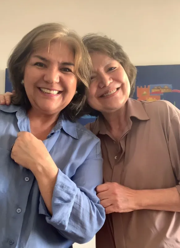 Lina e Regina Menezes dedicam o livro a mulheres conquistadoras que também enfrentam questões do processo de envelhecimento
