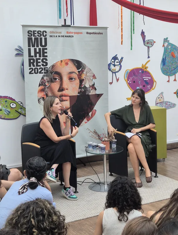 Tati Bernardi com Layse Barnabé de Moraes: bate-papo sobre a trajetória da escritora e a literatura de autoria feminina no Sesc Cadeião, em Londrina