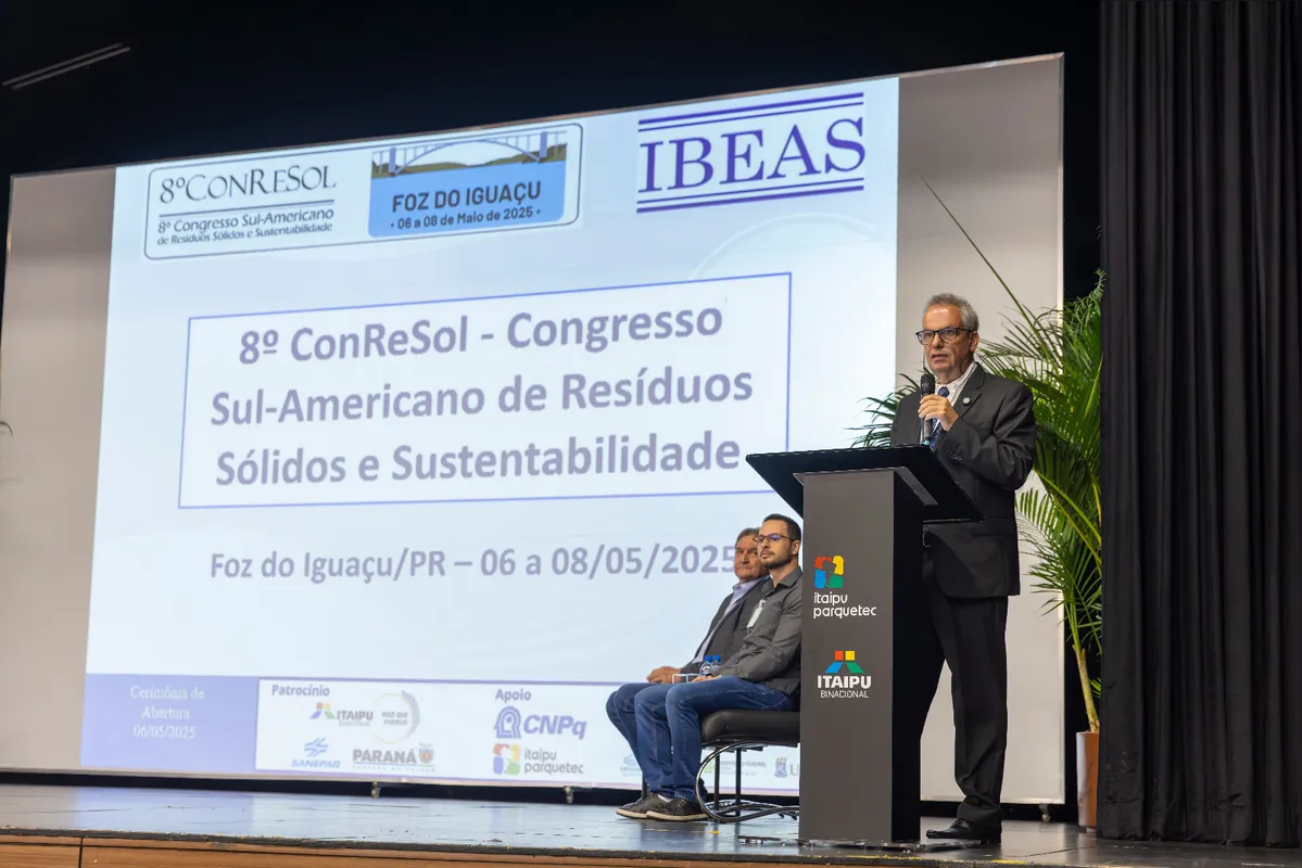 "Muitos municípios ainda não tratam seus resíduos, enquanto outros conseguem trazer retorno financeiro a partir deles. Então, tem muita disparidade no Brasil e a ideia do congresso é propiciar essas discussões”