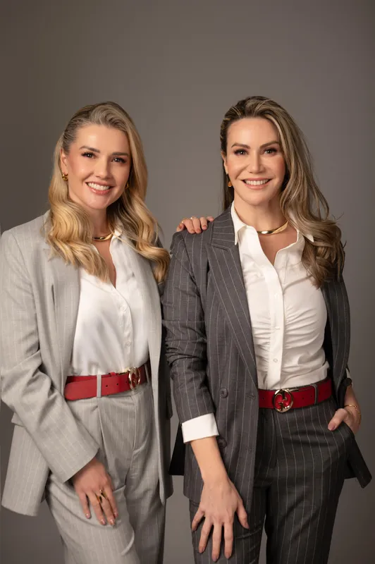 Lisiane Ditzel Kubitski e Helen Hayashida
