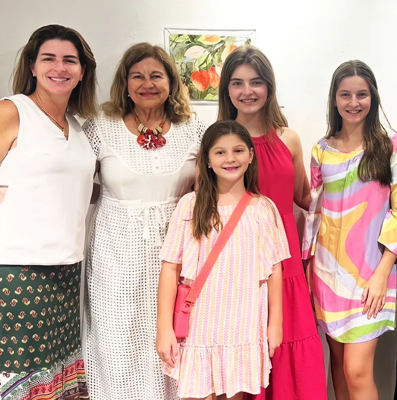 Helô Abudi com Emanuela Faria Braga e as filhas Valentina, Betina e Catarina
