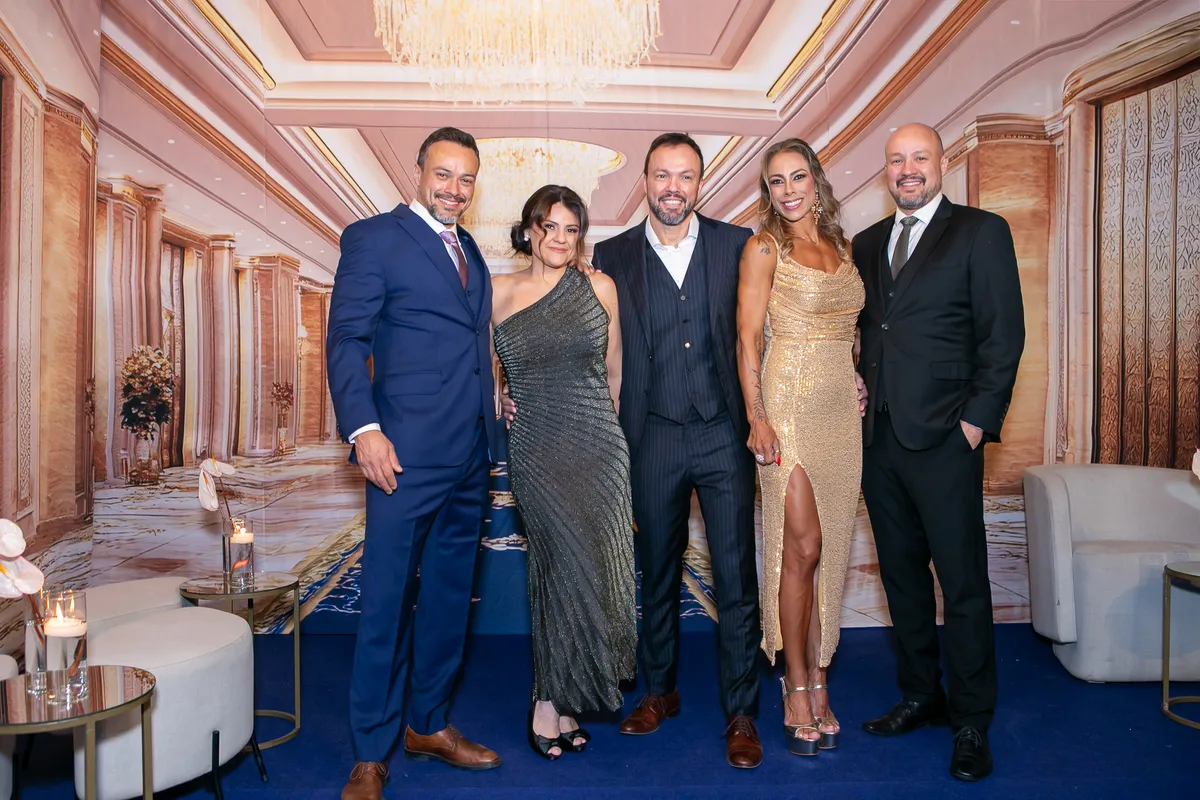 O aniversariante com os irmãos Ronald, Flávia, Cláudia e André