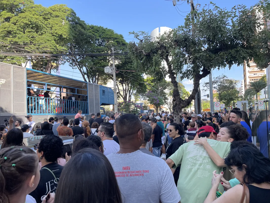 Imagem ilustrativa da imagem Fé: multidão participa de Marcha para Jesus em Londrina
