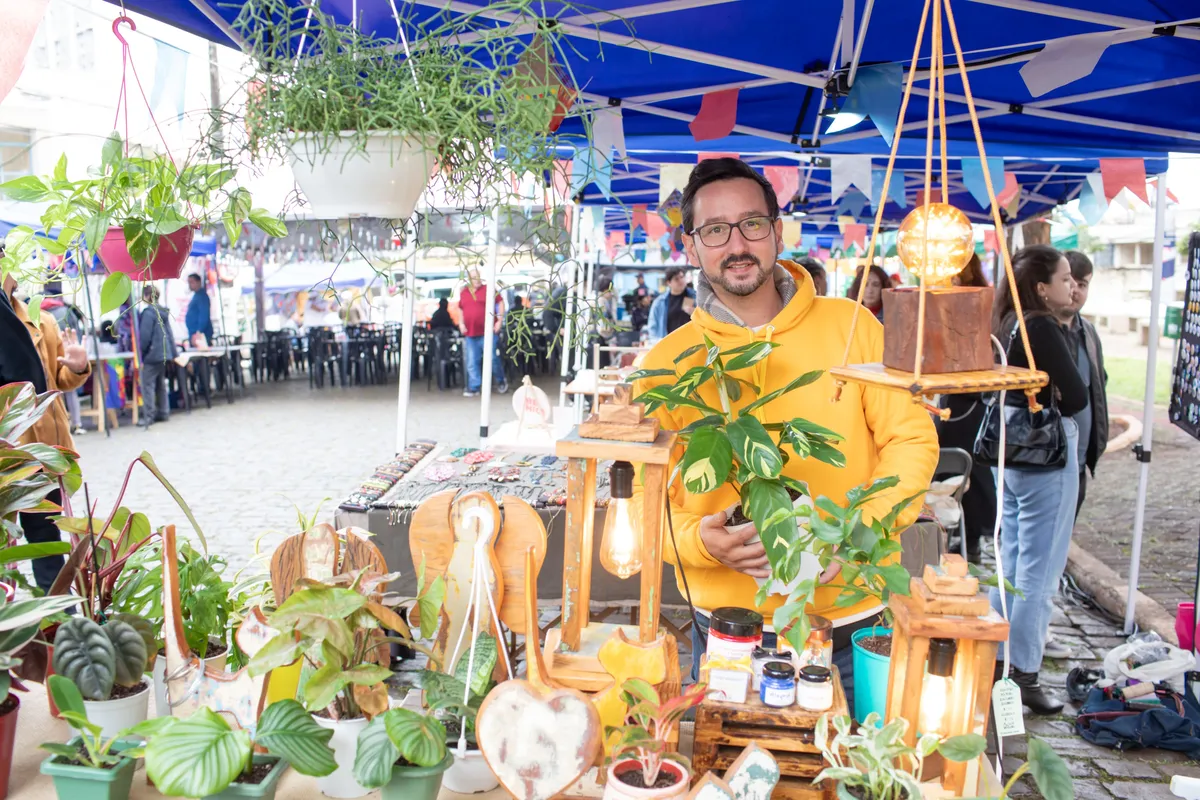 Até agora, a feira Flua Cultura contemplou mais de 50 expositores e 15 atrações artísticas