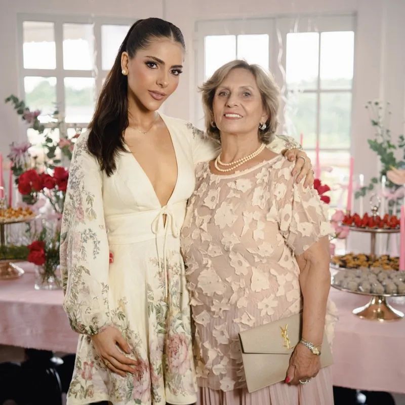 Georgia Maria com a avó Ieda Saraiva,de Rolândia