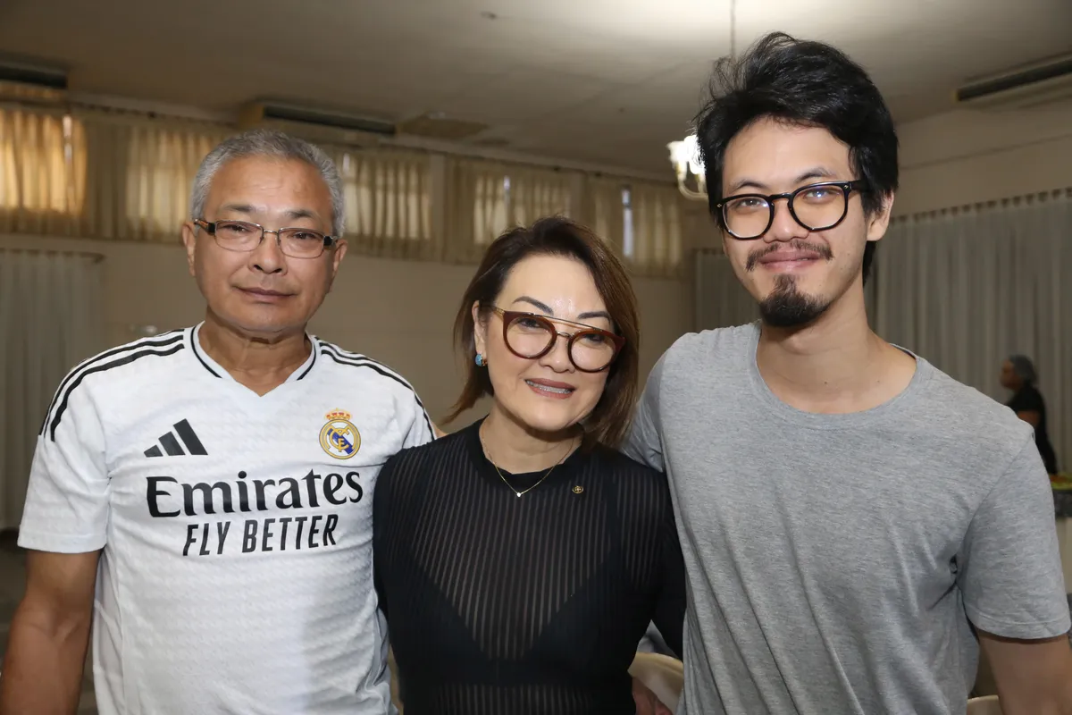 Paulo Kazuo Yamamoto, presidente do Rotary Club de Assai, Irene Yuko Kakubo Yamamoto e João Henrique Yamamoto