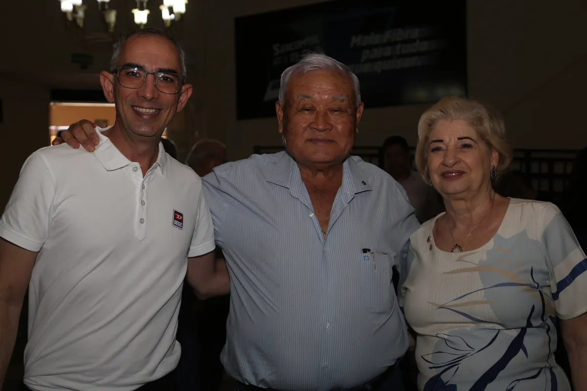 O governador do Distrito 4710 do Rotary Renato Rezende Egea, Julio Akira Koyama e Dalva Vernillo