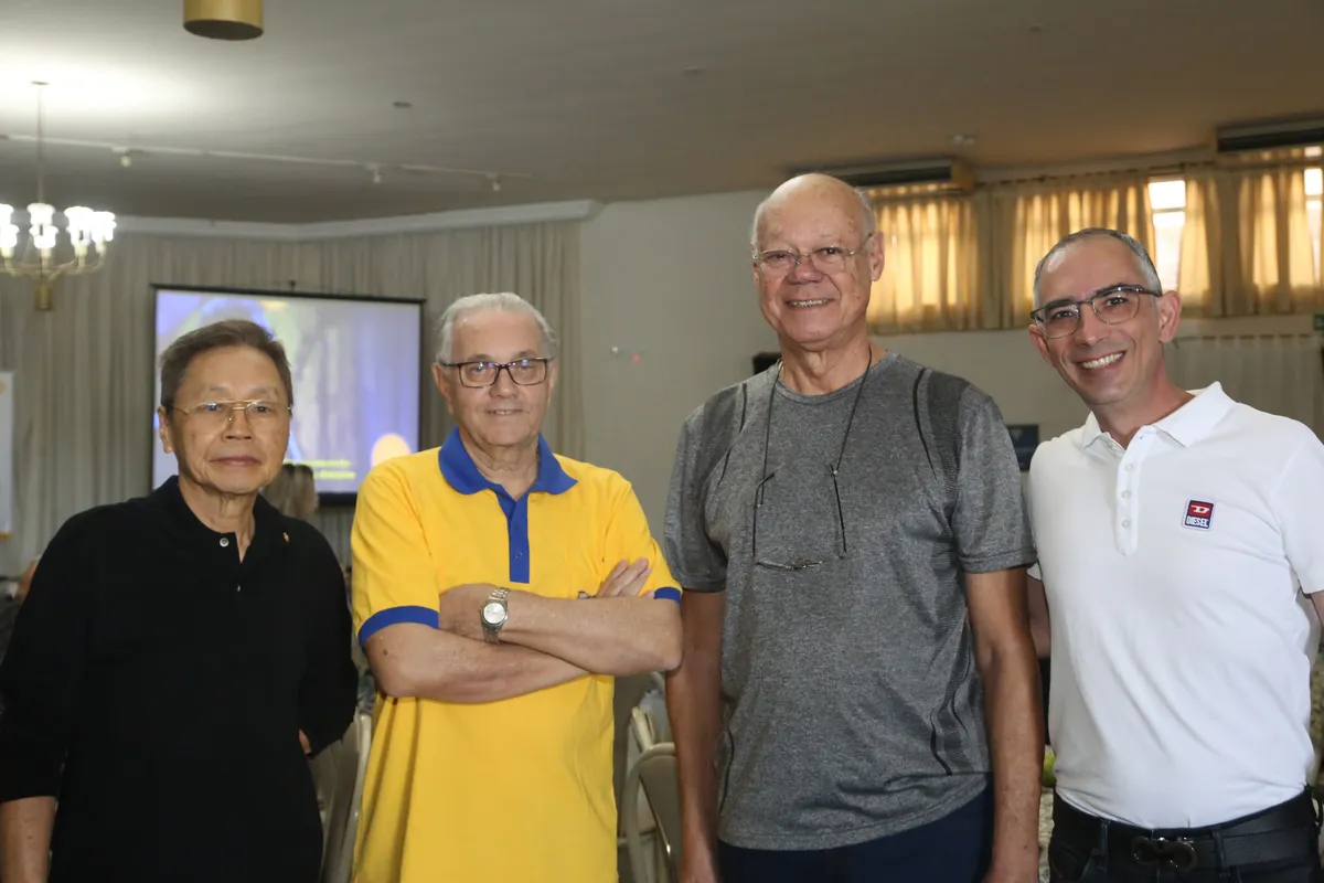 Paulo Watanabe, presidente do RCL Sudeste, Antonio Ferreira, Oswaldo Santos Jr e o governador do Distrito 4710 do Rotary, Renato Rezende Egea