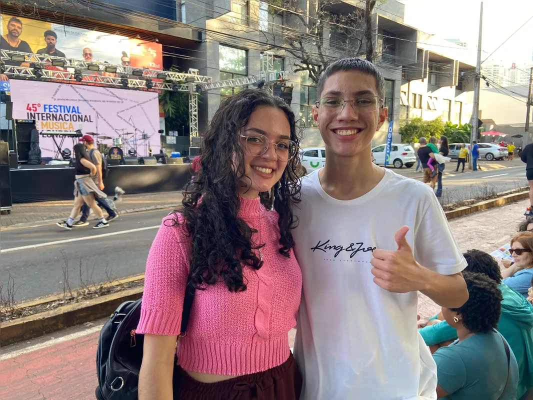 Os irmãos Sophia e Artur