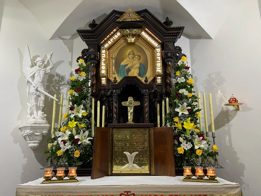 Missa de reentronização do quadro da Mãe e Rainha no Santuário foi um dos pontos altos da comemoração