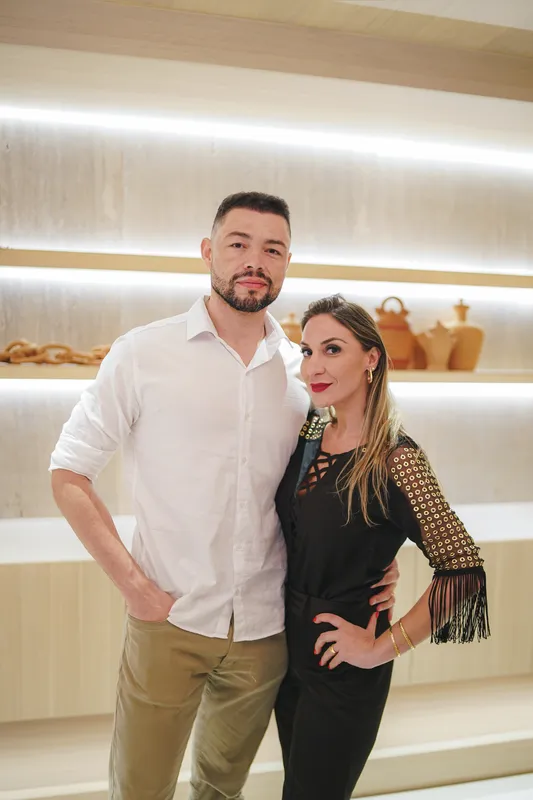 Douglas Cardoso Jr. e Karina Ancioto