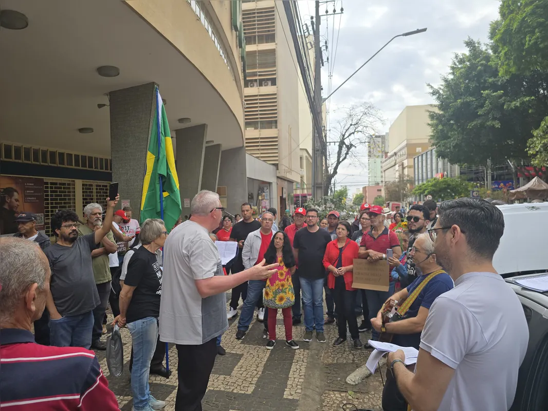 O arcebispo de Londrina, Dom Geremias Steinmetz, falou da defesa da vida, da dignidade para todos e  enfatizou que "a defesa da democracia deve ser levada às últimas consequências"