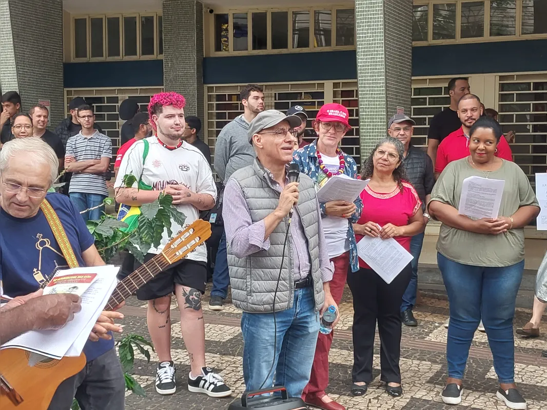 O padre Manuel Joaquim dos Santos comparou o ataque à democracia a Cavalos de Troia colocados dentro do Congresso e da política institucional