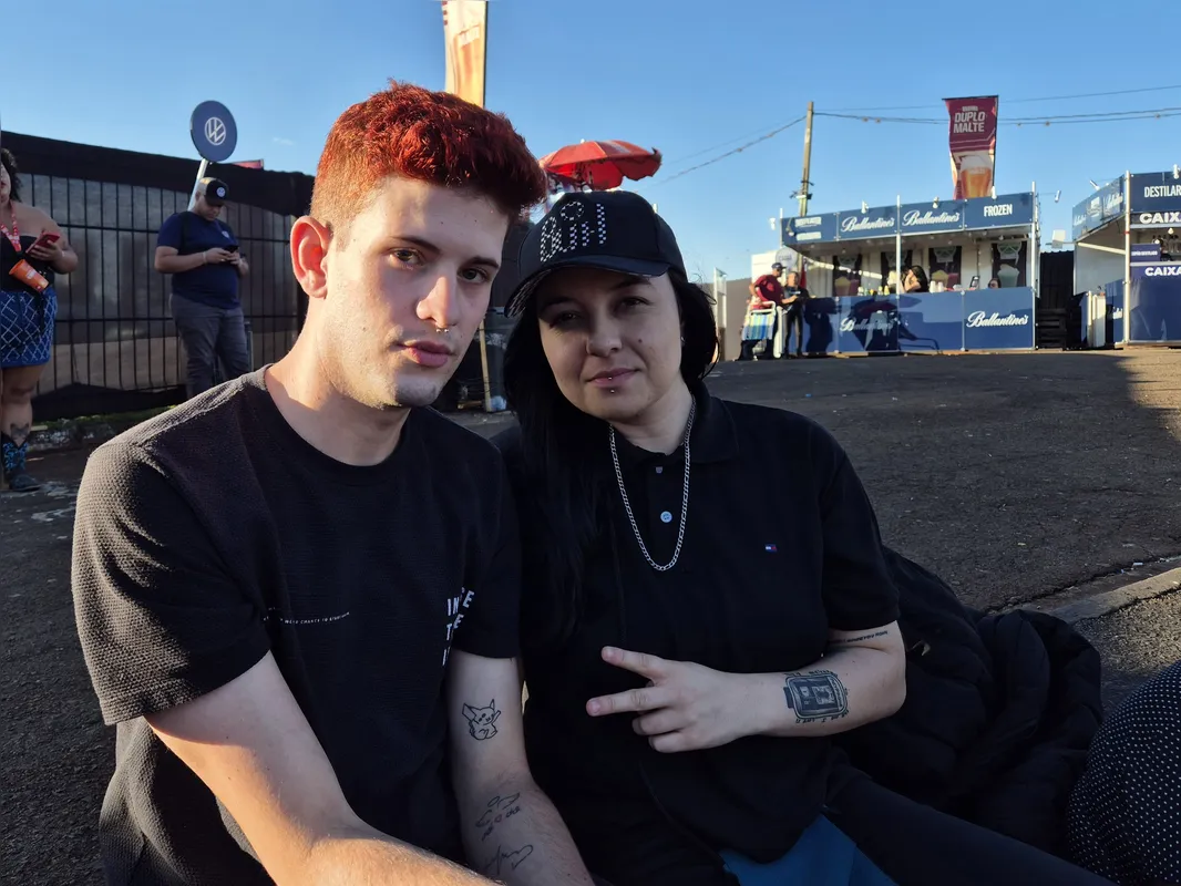 Vanderlã Jr e Esther Valim foram a ExpoLondrina especialmente para ver Mari Fernendez