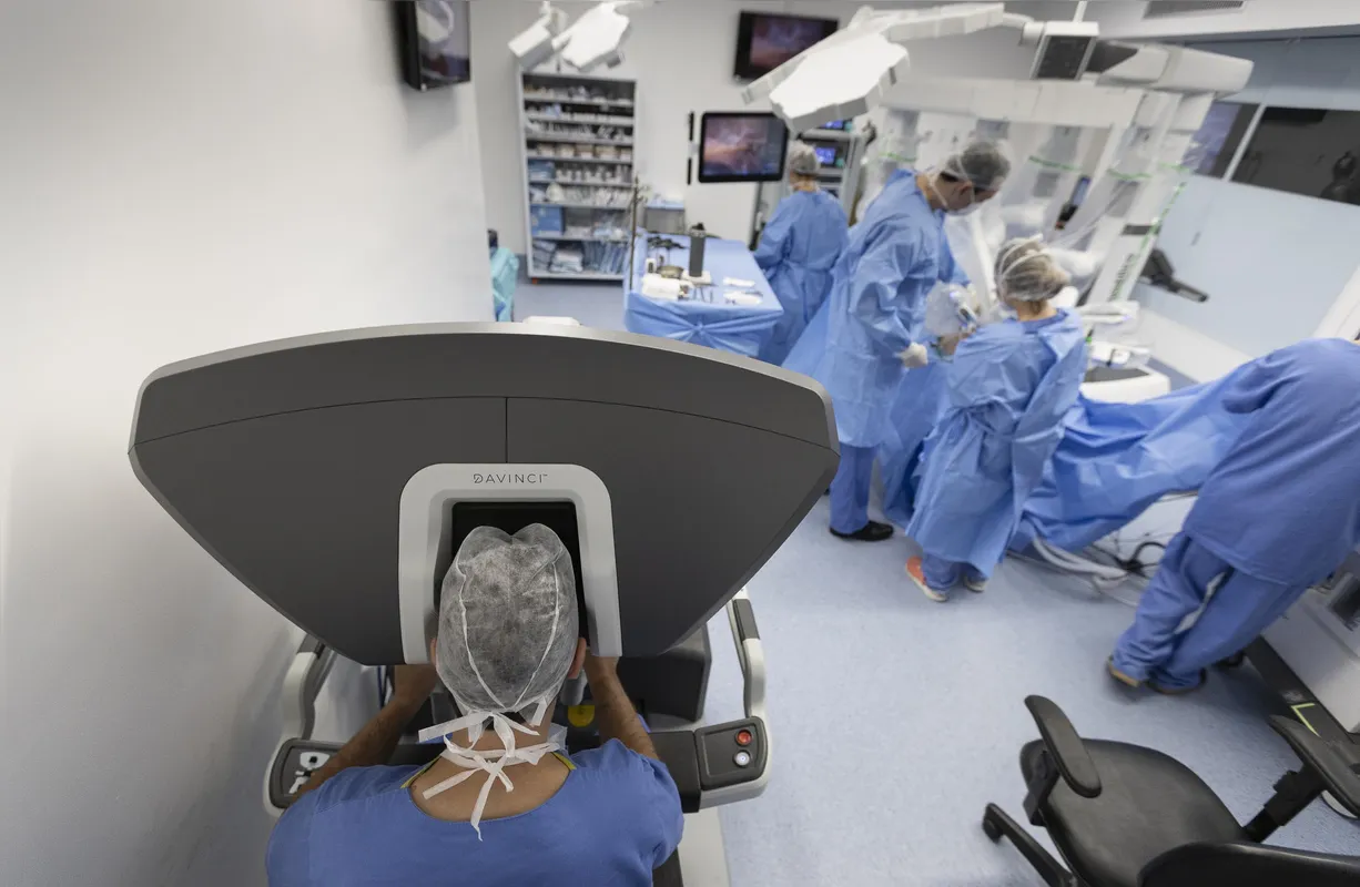 Imagem ilustrativa da imagem Hospital Evangélico de Londrina realiza 100ª cirurgia robótica