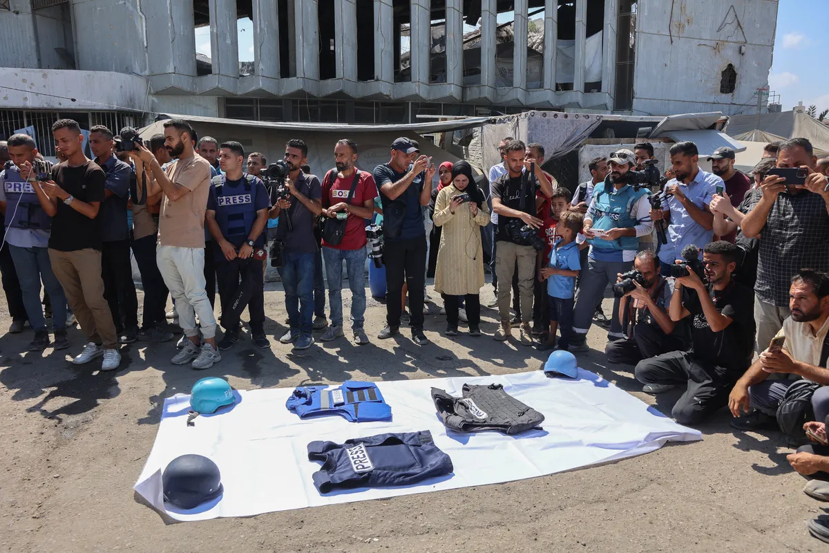 Apenas no período de  um mês, 37 jornalistas foram mortos na Faixa de Gaza pelas forças de Israel. Ao todo, 246 trabalhadores da imprensa morreram no conflito