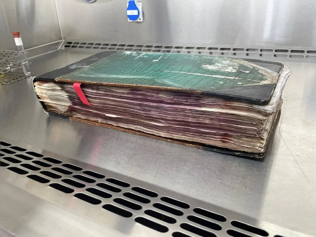 Imagem ilustrativa da imagem Itaipu inicia processo de desinfecção de 1,3 mil livros contábeis