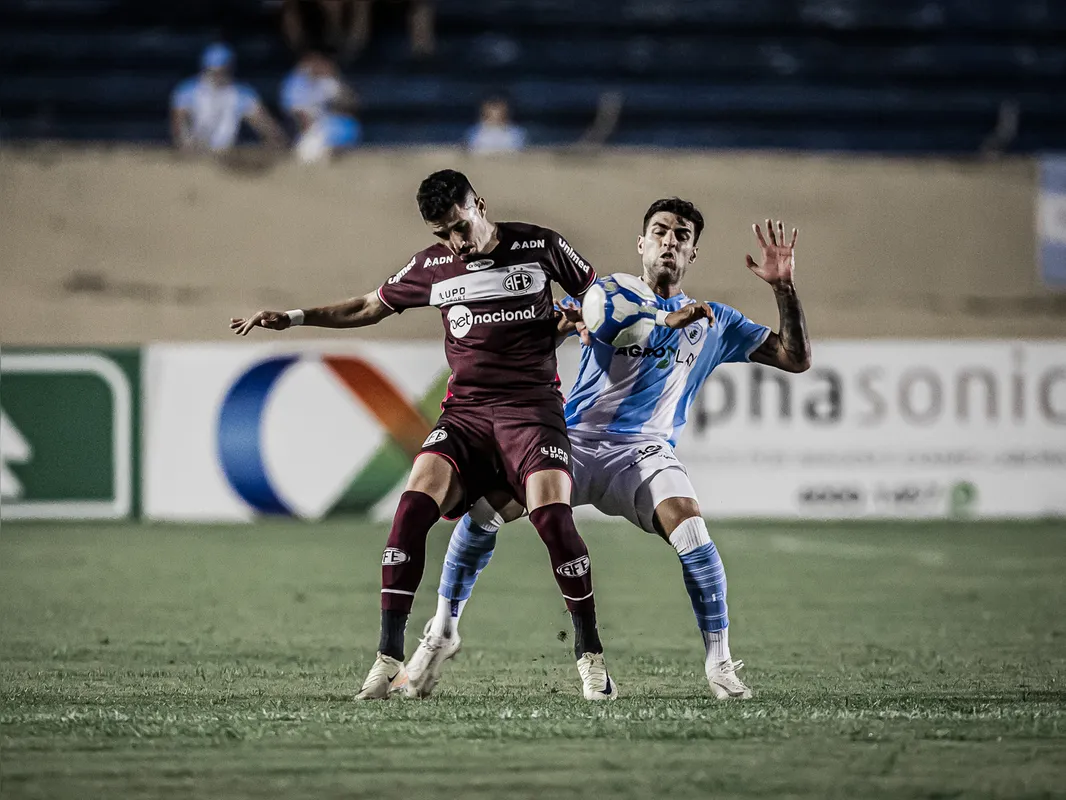 Thiago Ennes marcou um dos gols da vitória por 3 a 2 do Londrina sobre a Ferroviária em 2024