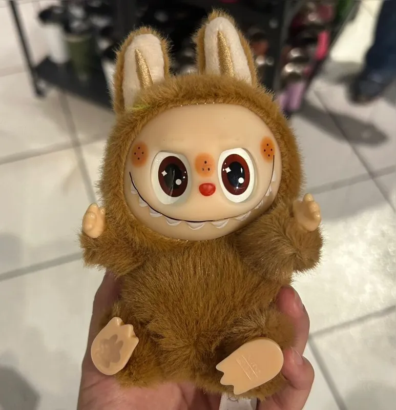 Feios-fofos, monstrinho está bem difícil de encontrar no Brasil, já que a Pop Mart não vende oficialmente no país