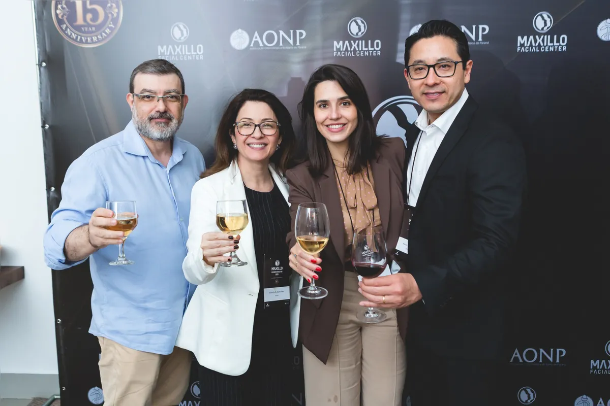 Os anfitriões João Sidney Mantovani, Anne Mantovani, Lorenna Guskuma e Marcos Guskuma