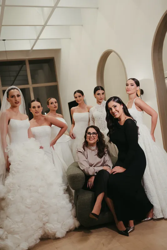 Márcia Cípolla e Jéssica Felici com as noivas