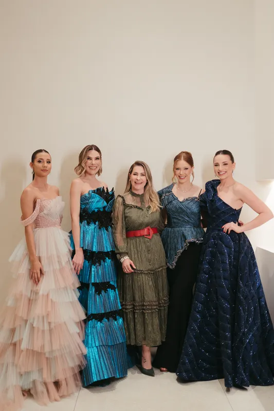 Sirley Mazur, da Marbô, com as modelos