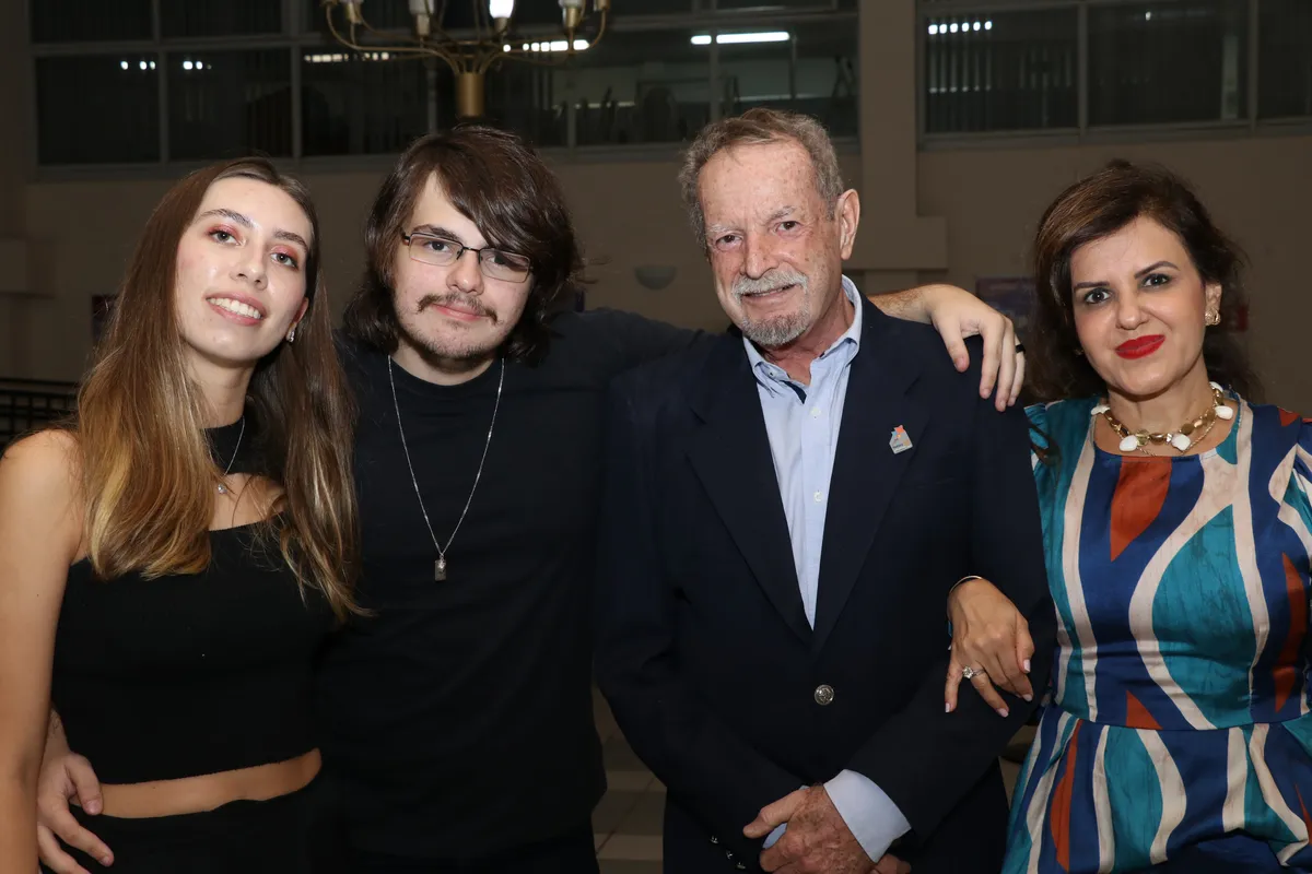 Isadora Figueiredo, Hugo Monteiro, Mario e Lucimara Monteiro