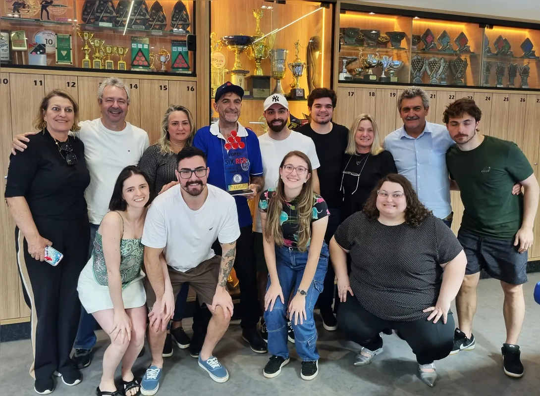 O campeão com os familiares: Helena, Ivo, Neide, Vaca, Thomaz, João, Edinha, Lindalvo, Guilherme, Luana, Otávio, Isabela e Lara