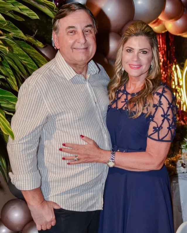 O casal anfitrião Wilson e Mônica Mandelli
