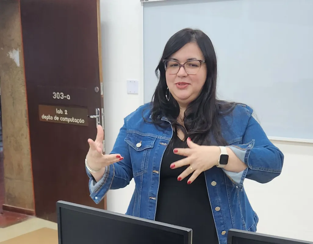 Professora Helen Cristina de Mattos Senefonte