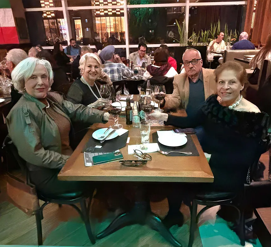 Marly Fagundes e Vivaldo Noceti, Iara Franco e Denise Modernel