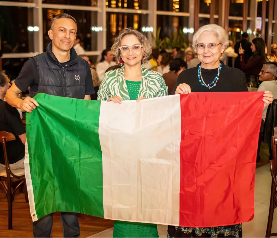 Marcio Forte (La Pasta e Panino 77), Hylea Ferraz e Vanessa Araújo, diretoras da Associação I Bravissimi