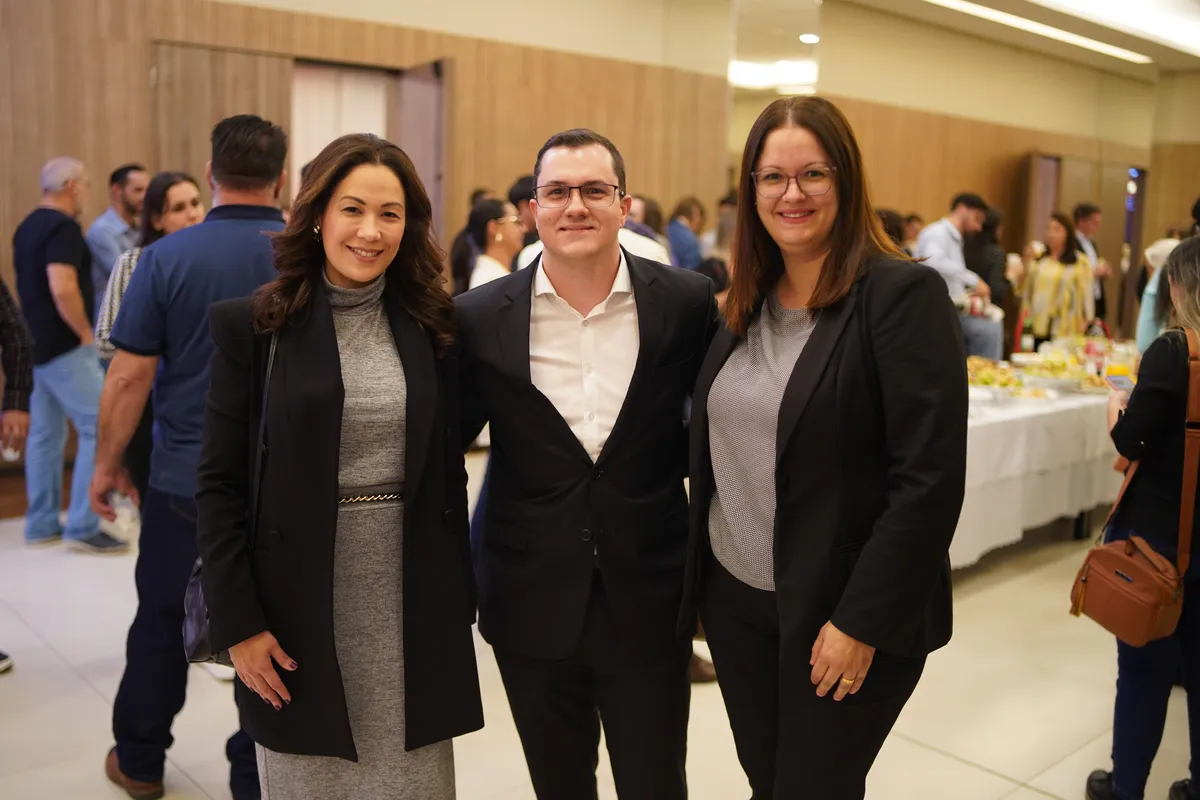 Dayane Santana, André Simas e Daniele Valente