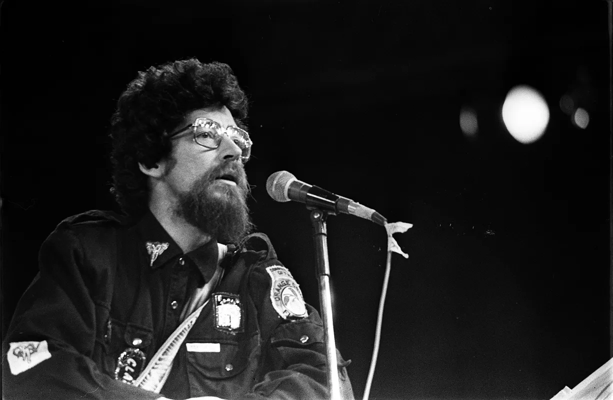Raul Seixas, em foto de 1984,  faria 80 anos no dia 28 de junho, Globoplay exibe série em sua homenagem