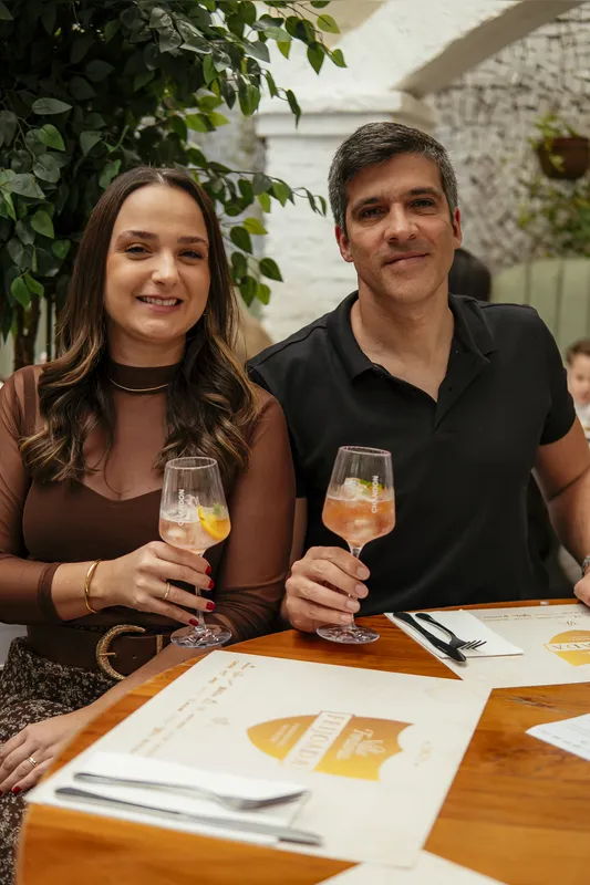 Paula Ulinski Sahão e Matheus Sahão