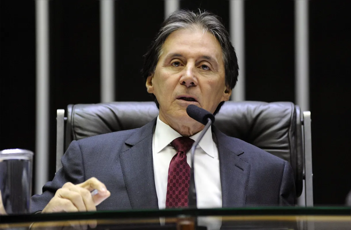 A assessoria de Eunício de Oliveira afirmou que o parlamentar "destina emendas para obras em dezenas de municípios cearenses, de forma transparente e de acordo com a legislação"