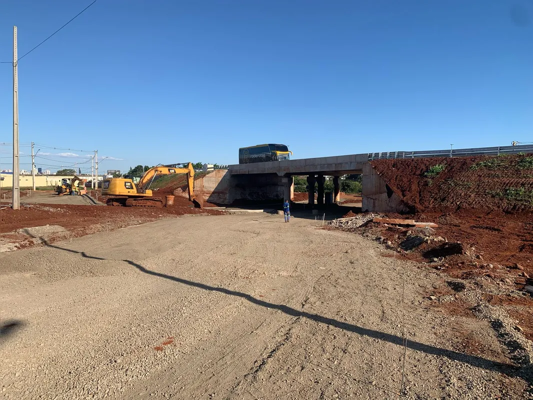 Segundo o DER, obra está 90,3% concluída; serviços estão concentrados na implantação da passagem inferior e acesso às rotatórias