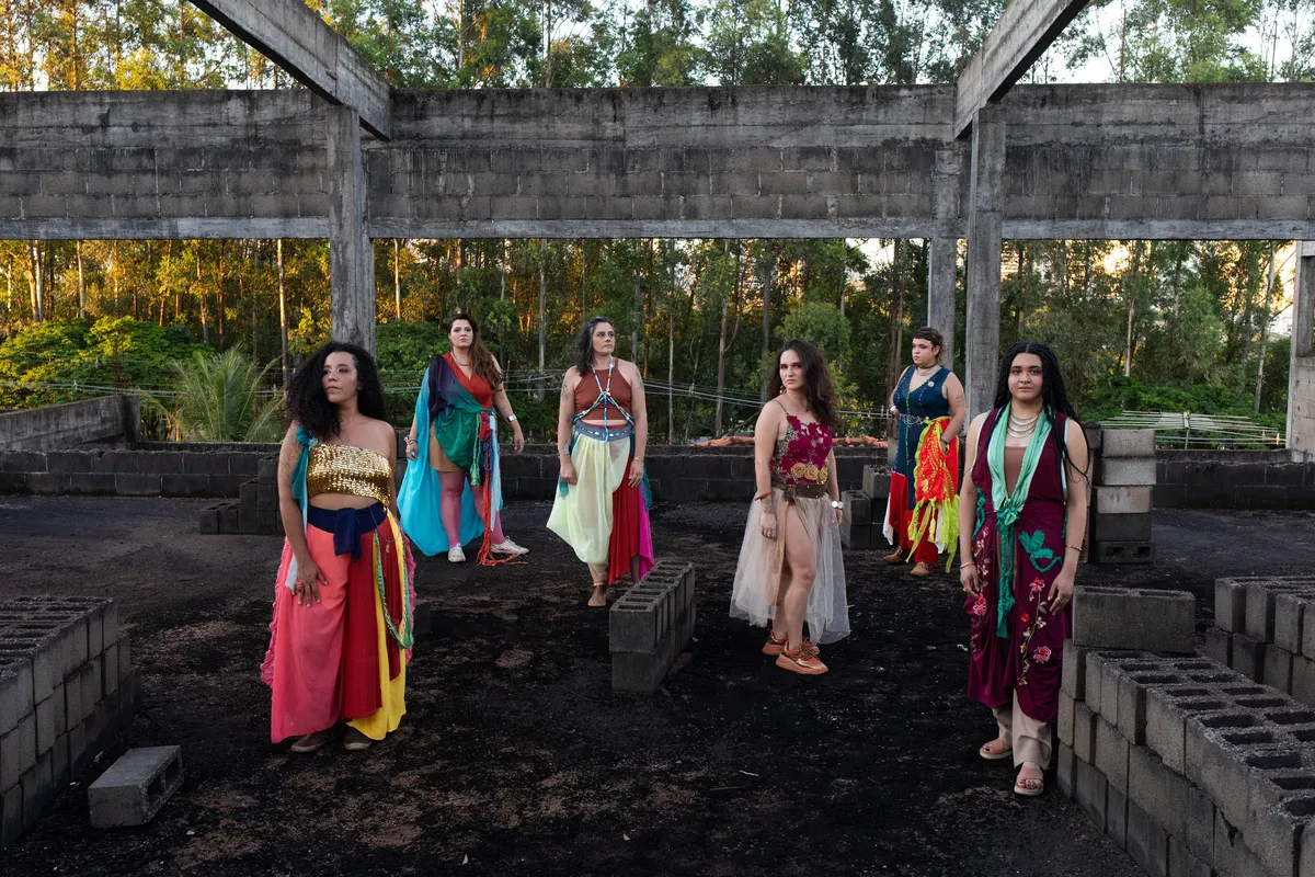 Grupo lança o álbum Atunbi, que significa renascer em Yorubá, um mergulho nos ritmos das manifestações culturais brasileiras