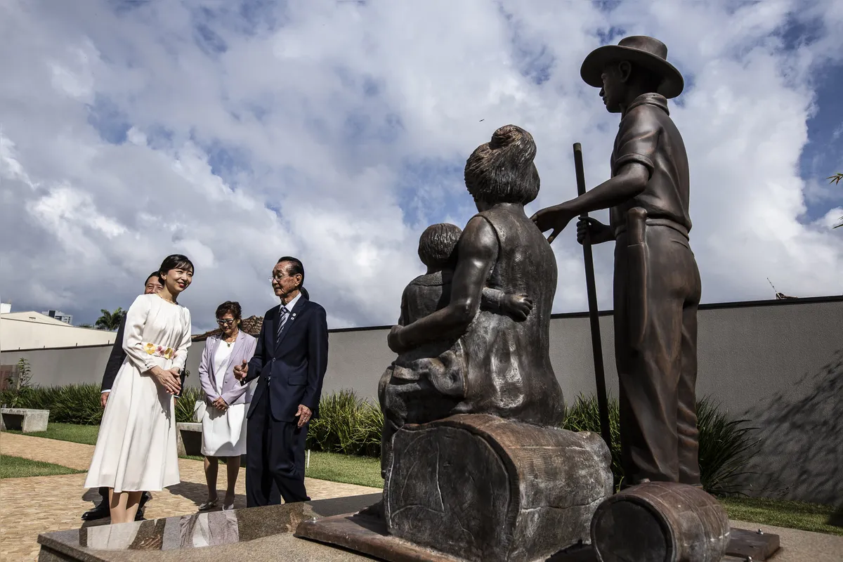 Imagem ilustrativa da imagem Princesa Kako participa de cerimônias em Londrina