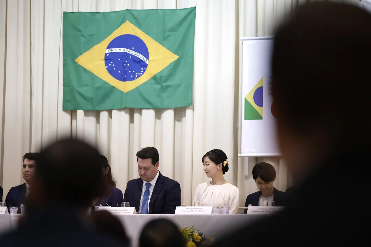 Imagem ilustrativa da imagem Princesa Kako participa de cerimônias em Londrina