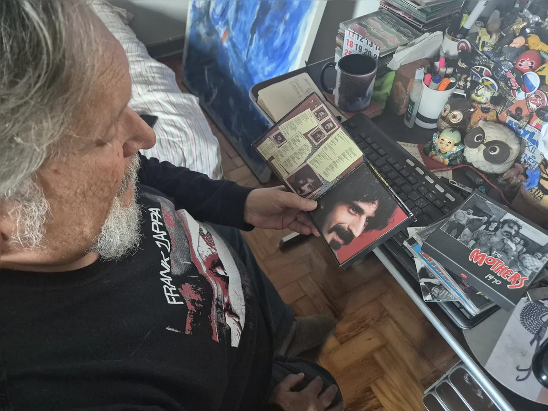 Aos 73 anos, Paulão Rock ‘n’ Roll é uma figura ativa na cena cultural londrinense
