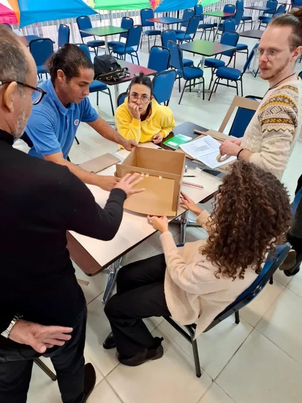 Projeto leva curso gratuito de cenografia a oito cidades paranaenses