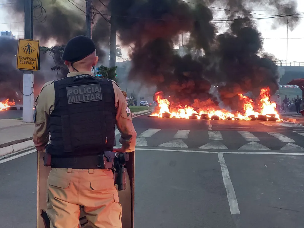 Imagem ilustrativa da imagem ATUALIZAÇÃO: Protestos contra morte em ação da PM se espalham por Londrina