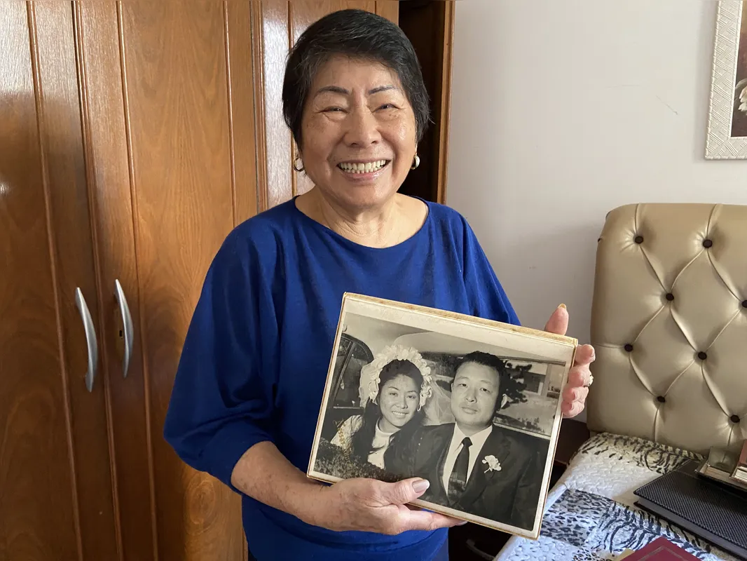 Foto de Noriko e Yasutomi Ito no dia de seu casamento