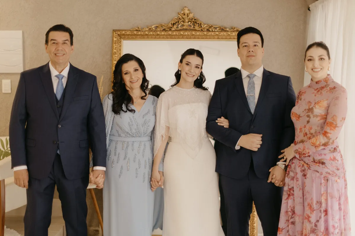 Os pais da noiva Antonio Carlos e Ieda Terra Alves Gomes, Leticia, o irmão Lucas Terra Alves Gomes e sua noiva Ana Júlia de Moura Basso.