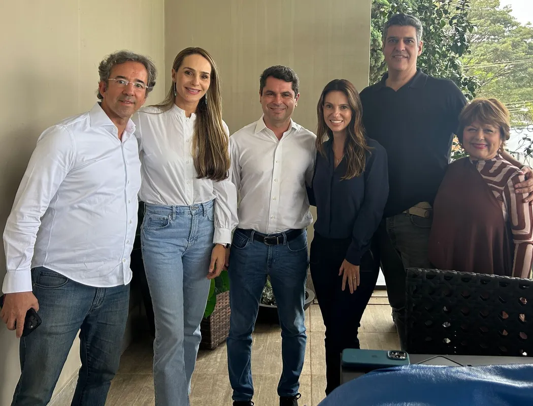 Luly com Guilherme Rebouças, Alexandre Curi, Camila Aichinger, Jorge Nacli e Lia Mendonça